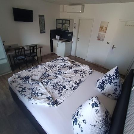Boardinghouse Sinsheim Zentral Am Burgplatz Hostel Εξωτερικό φωτογραφία