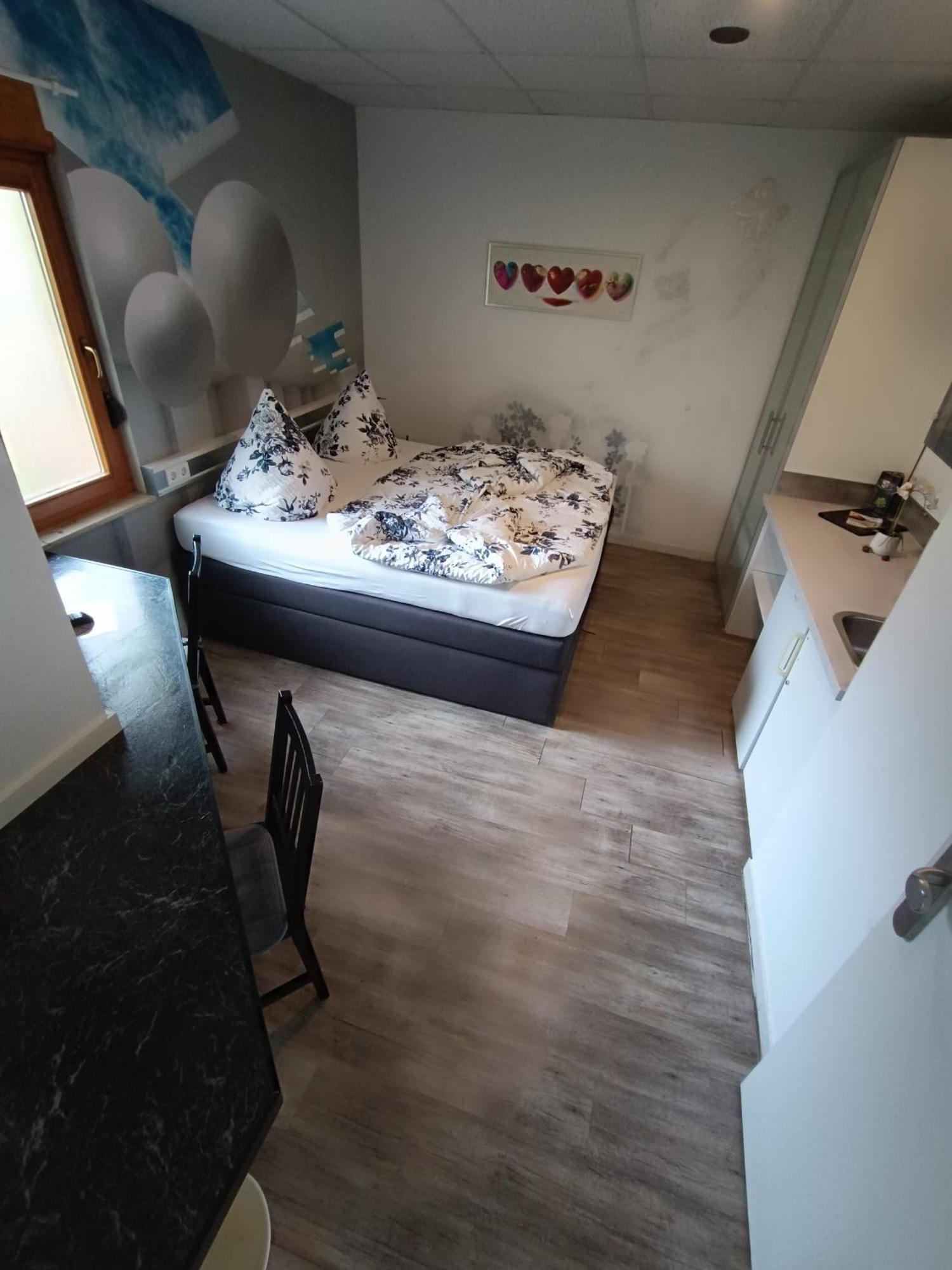 Boardinghouse Sinsheim Zentral Am Burgplatz Hostel Εξωτερικό φωτογραφία