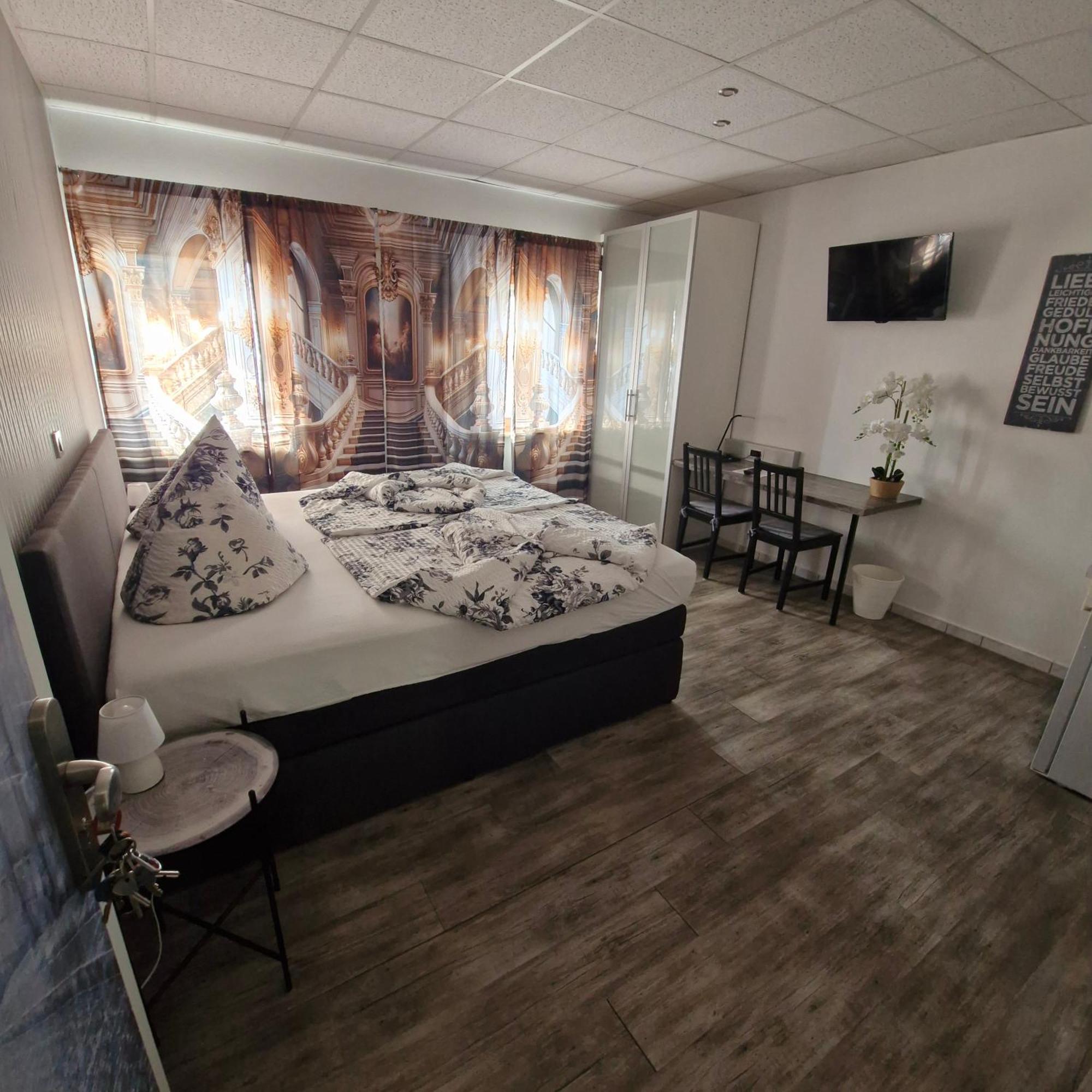 Boardinghouse Sinsheim Zentral Am Burgplatz Hostel Εξωτερικό φωτογραφία