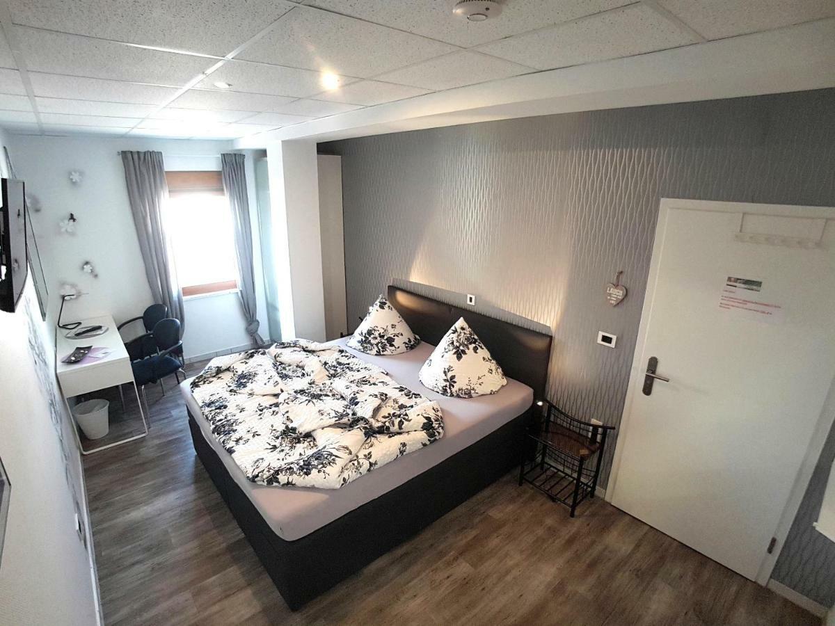 Boardinghouse Sinsheim Zentral Am Burgplatz Hostel Εξωτερικό φωτογραφία