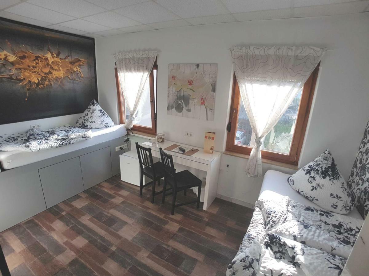 Boardinghouse Sinsheim Zentral Am Burgplatz Hostel Εξωτερικό φωτογραφία