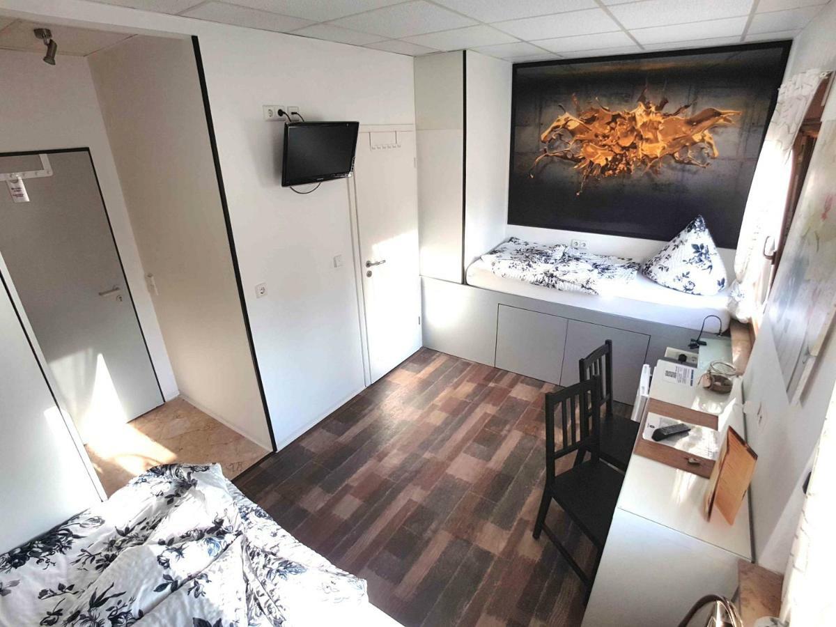 Boardinghouse Sinsheim Zentral Am Burgplatz Hostel Εξωτερικό φωτογραφία