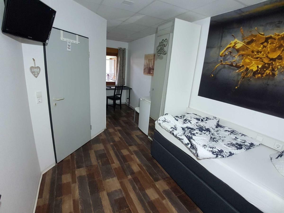 Boardinghouse Sinsheim Zentral Am Burgplatz Hostel Εξωτερικό φωτογραφία