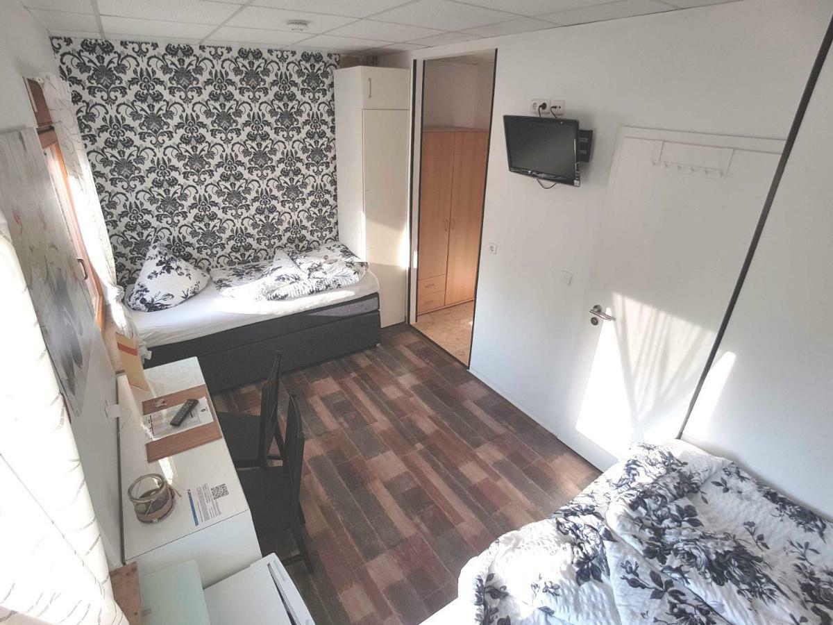 Boardinghouse Sinsheim Zentral Am Burgplatz Hostel Εξωτερικό φωτογραφία
